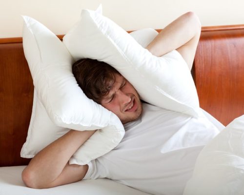 6 Tips to Stop Ringing in the Ears and Sleep Better