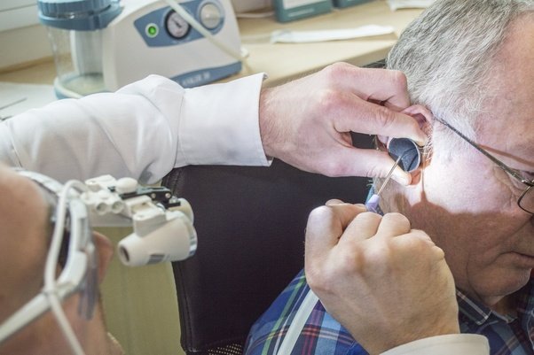 Can an ENT doctor remove the ear wax without pain?