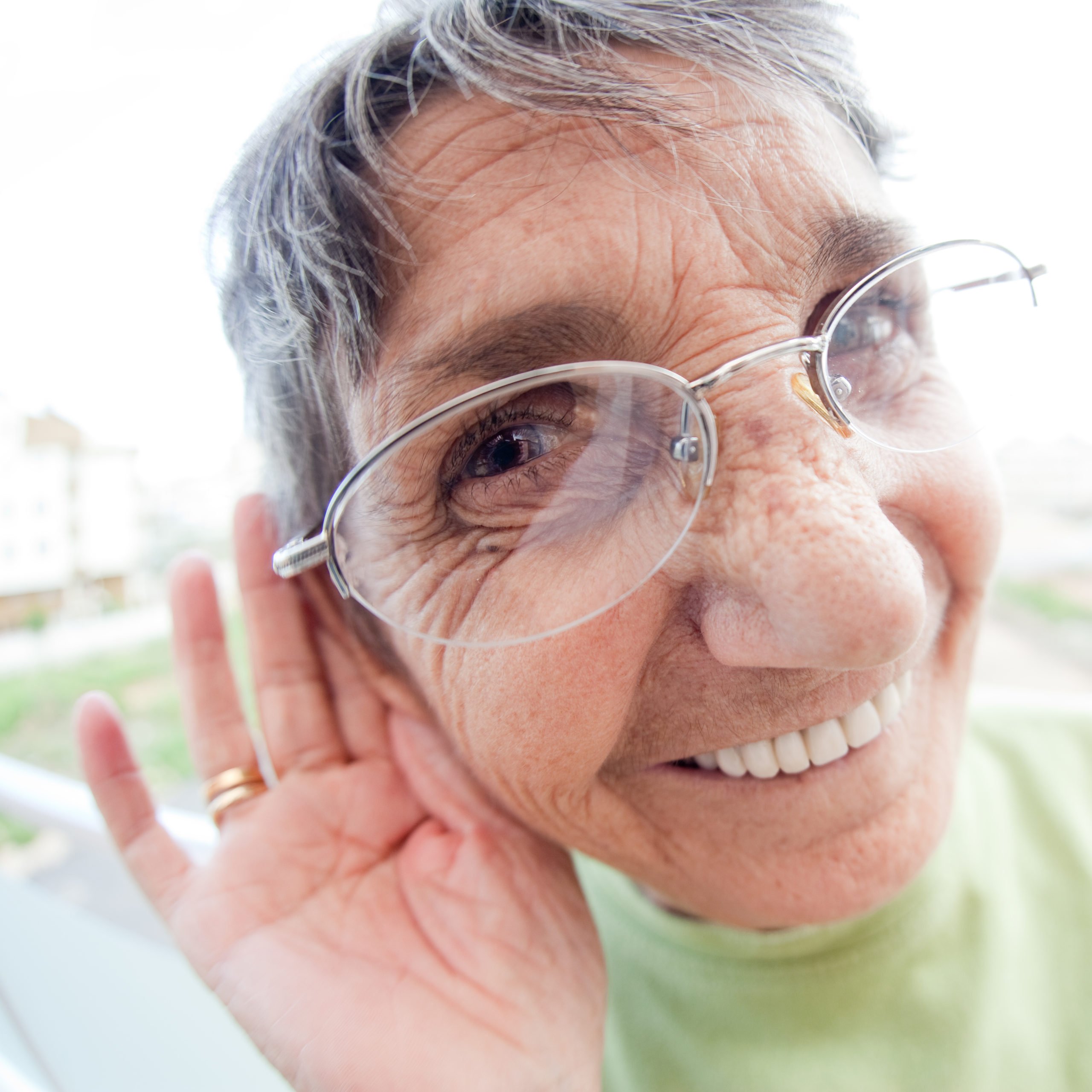 Does Hearing and Vision Loss Impact Your Brain Health ...