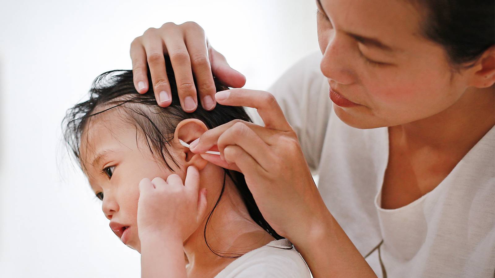 EXPERT ADVICE: Cleaning your tots ear and earwax