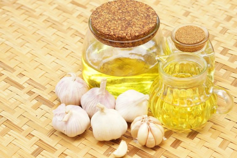 Fact or Fiction: Garlic oil Helps Cure ear Infections ...