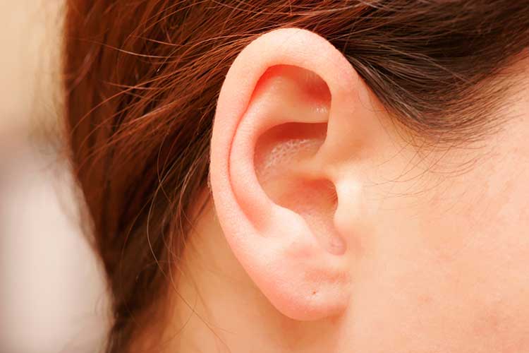 How To Unblock Clogged Ears Quickly With These Natural ...