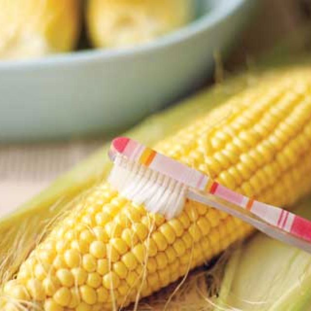 What a great idea to clean corn
